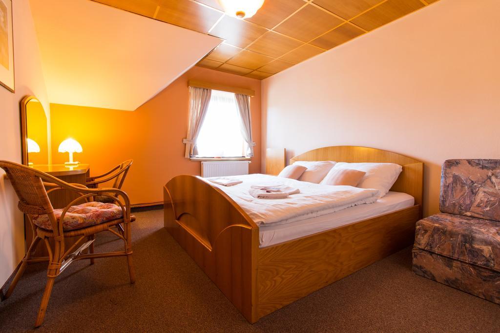 Orlik Rejviz Hotel ภายนอก รูปภาพ