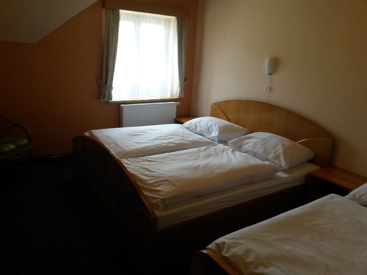 Orlik Rejviz Hotel ภายนอก รูปภาพ